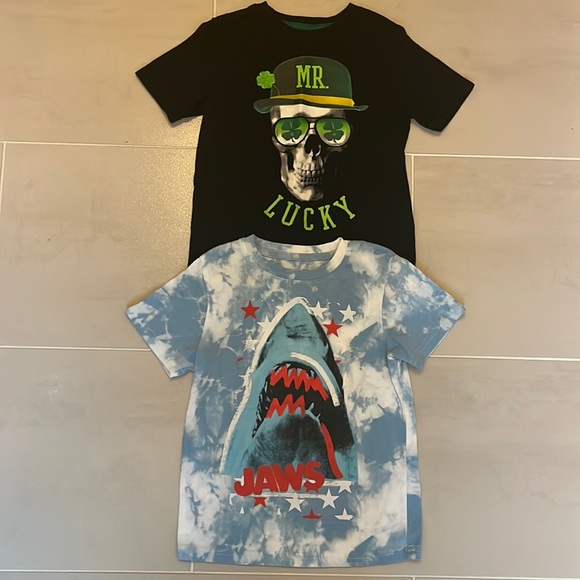 Boys St Patrick’s and 4th of July Shark t-Shirts, Size 4/5 - Picture 1 of 4